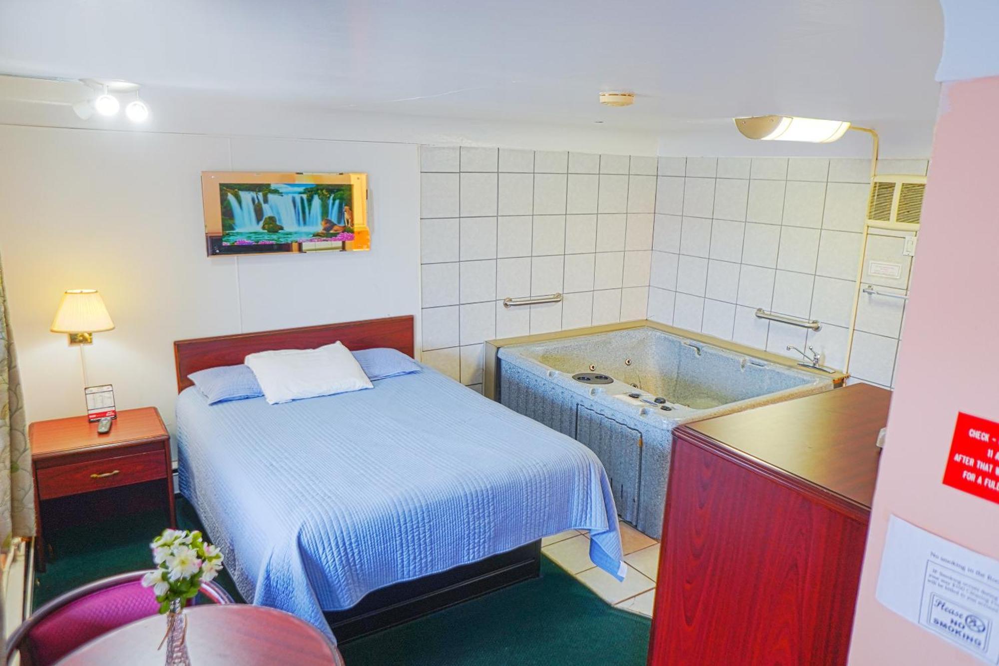 Bay Motel By Oyo Bay City Esterno foto