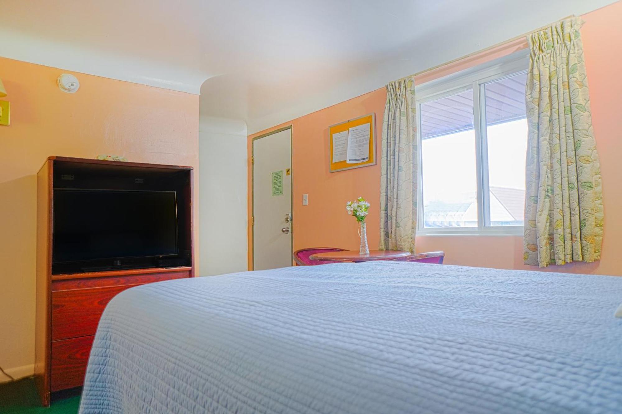 Bay Motel By Oyo Bay City Esterno foto